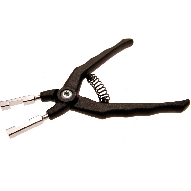 Cleste pentru indepartarea conductelor de combustibil